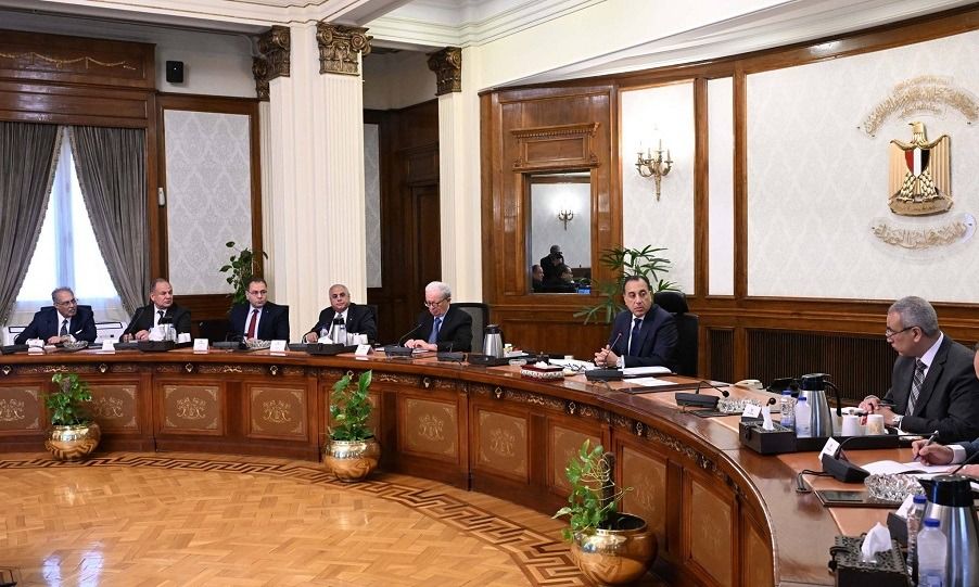 رئيس الوزراء: سرعة إنهاء إجراءات انقسام شركة المحلة تمهيداً للطرح أمام القطاع الخاص