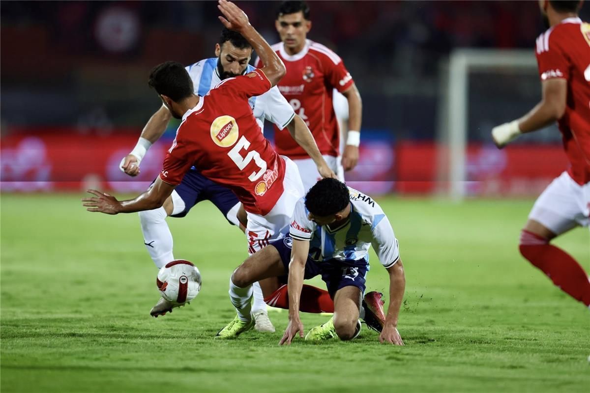 مفاجآت في قائمة الأهلي لمباراة بيراميدز.. ”ناشئون” ووجوه...