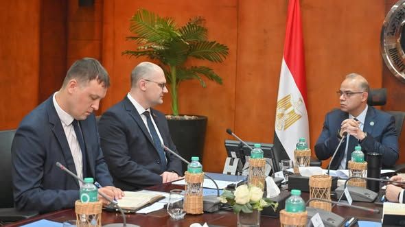 وزير الاستثمار: إعادة تفعيل مجموعة العمل الصناعي وتنظيم منتدى أعمال في مينسك 7 مايو المقبل