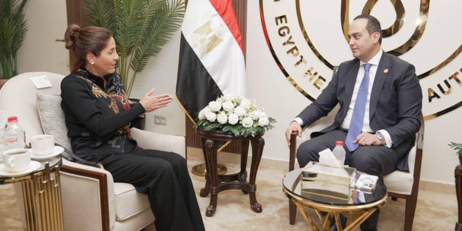 رئيس هيئة الرعاية الصحية يبحث مع "نوفارتس مصر" مد مظلة التعاون لتشمل محافظات المرحلة الثانية للتأمين الصحي الشامل