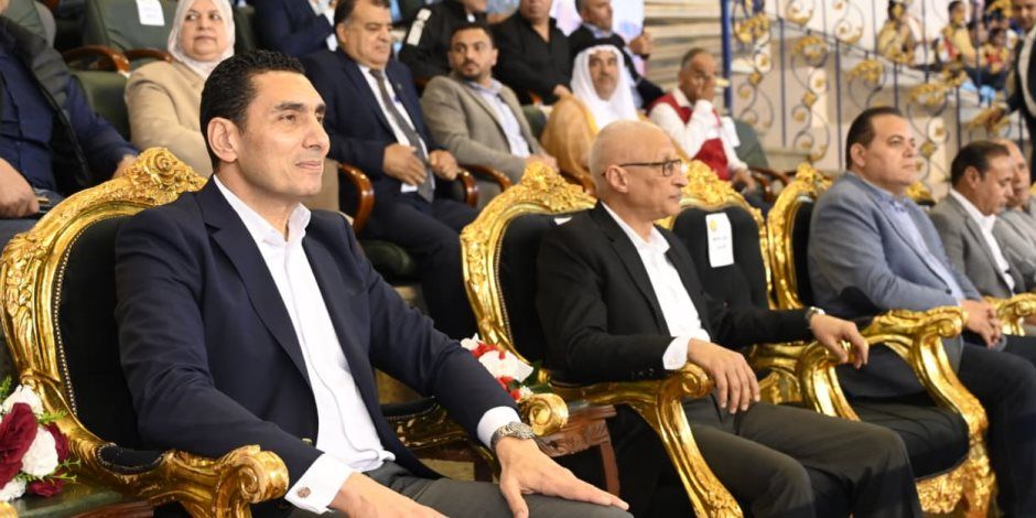 وزير الشباب والرياضة ومحافظ شمال سيناء يتفقدان مشروعات وأنشطة الصالة المغطاة بالعريش