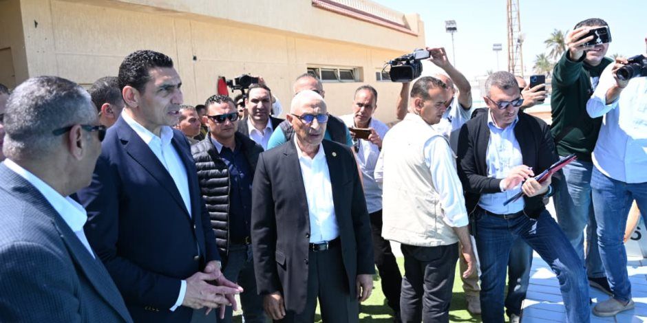وزير الشباب والرياضة ومحافظ شمال سيناء يتفقدان حمام السباحة الأوليمبي وعددًا من المشروعات التنموية باستاد العريش