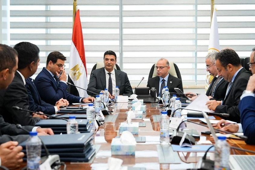 وزيرا الاستثمار والصناعة يبحثان مع إير ليكيد الفرنسية فرص التوسع وزيادة الاستثمارات