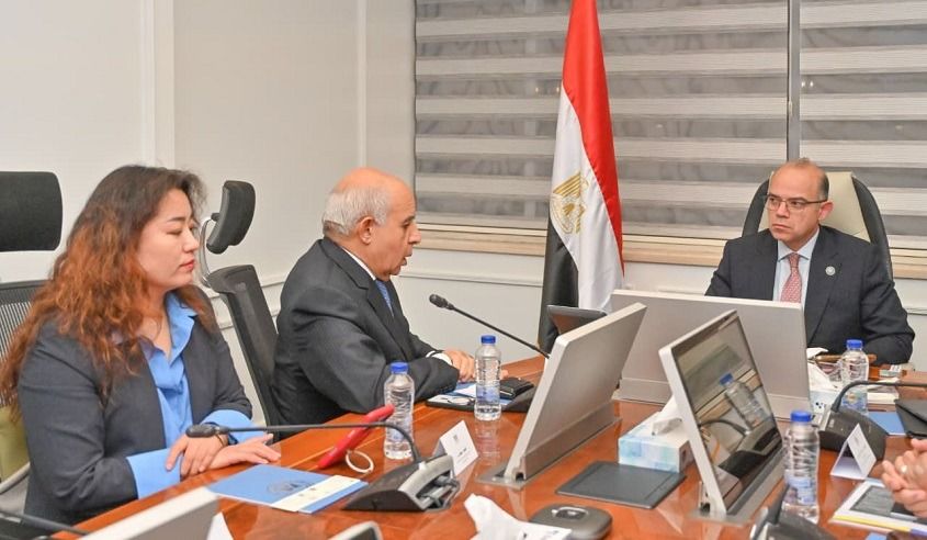 عاجل.. شاندونغ لينج لونج الصينية تبحث استثمار 2 مليار دولار في إنشاء مجمع لإطارات السيارات بمصر