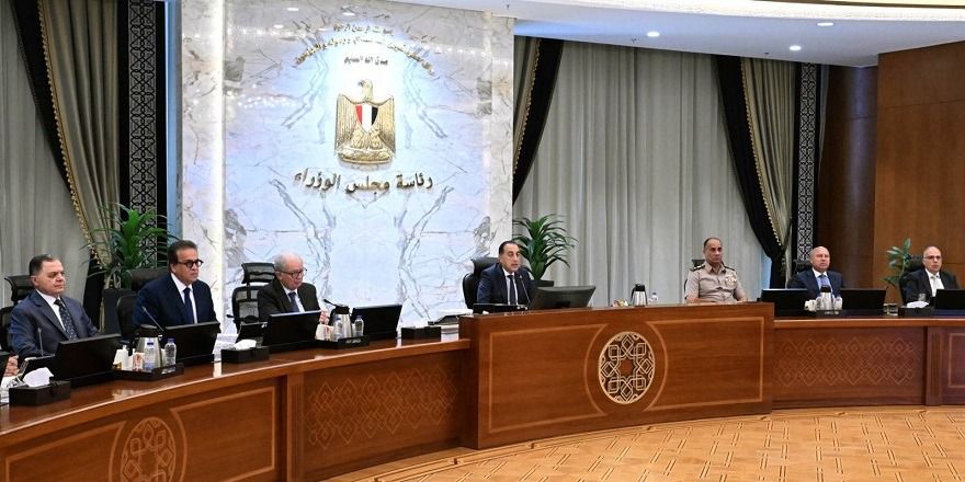 الحكومة توافق على استمرار تطبيق نظام العمل عن بعد يوم الأحد خلال مايو