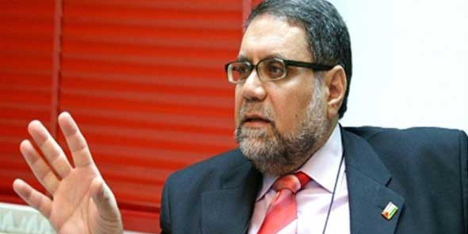 صلاة الجنازة على مختار نوح بمسجد مصطفى محمود اليوم