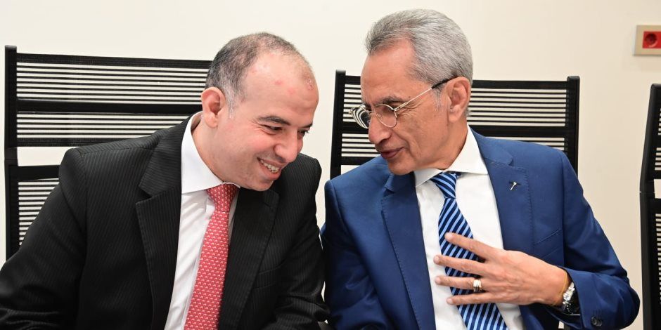 مشاورات بين وزير شئون المجالس النيابية والمستشار القانونى لرئيس المجلس تعكس التنسيق بين المؤسستين