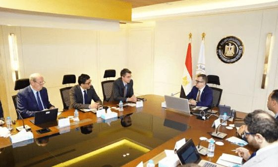 وزير التخطيط يبحث مع البنك الدولي إعداد استراتيجية الاستثمار الأجنبي المباشر