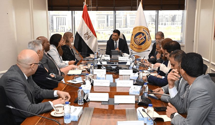 فولكس فاجن الألمانية تدرس حوافز الاستثمار المقدمة لبدء تصنيع السيارات بمصر