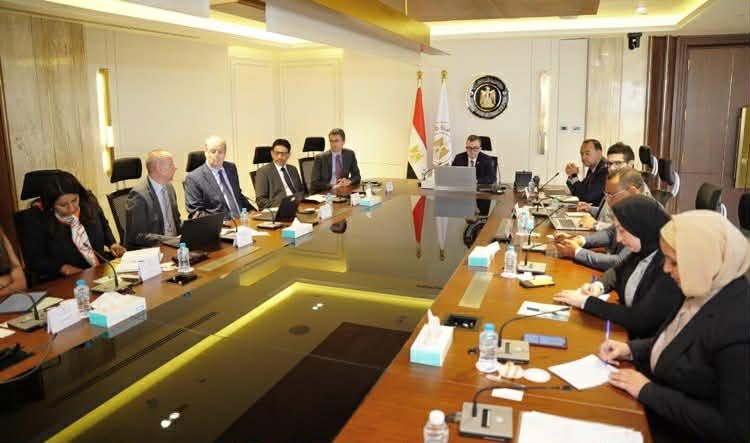 وزير التخطيط يبحث مع البنك الدولي إعداد استراتيجية الاستثمار الأجنبي المباشر