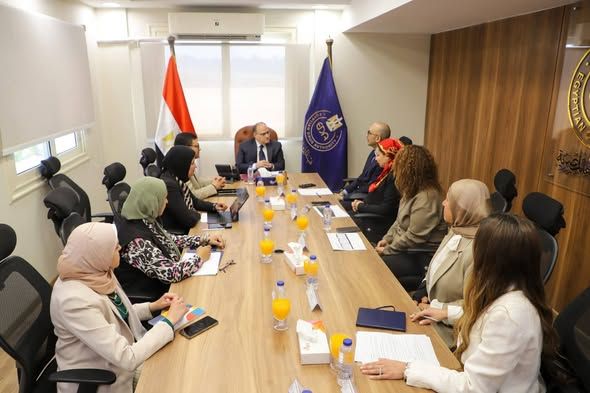 فايزر تستعرض خطط توسيع التعاون مع هيئة الدواء المصرية لدعم توطين المستحضرات