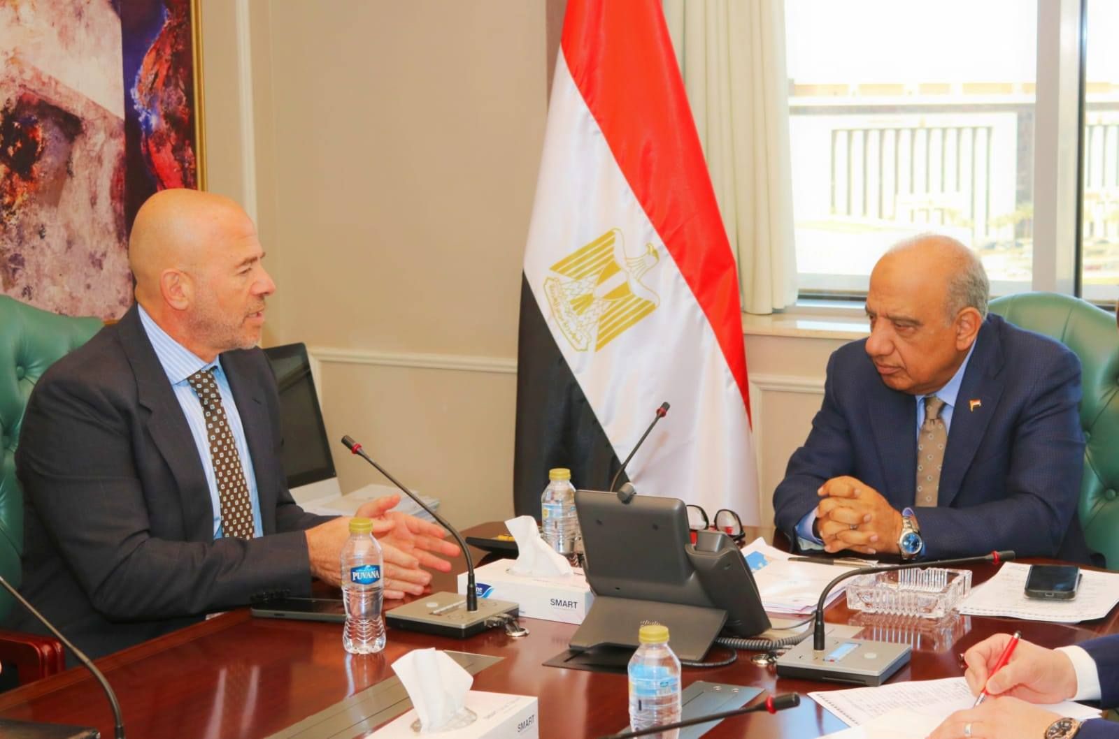 وزير الكهرباء يبحث مع إنكوم آليات توفير الطاقة لإقامة مشروع مركز عالمي للبيانات