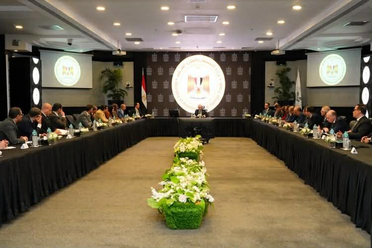 د. محمد فريد: تأهيل الكوادر البشرية وتعزيز الاستجابة لشكاوى المستثمرين ضمن الأوليات
