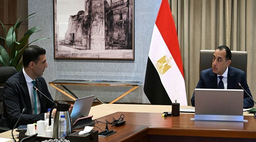 خالد هاشم يستعرض الموقف التنفيذي للاستراتيجية الصناعية الوطنية 2026 – 2030
