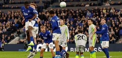 إيفرتون يربك أوراق السيتي
