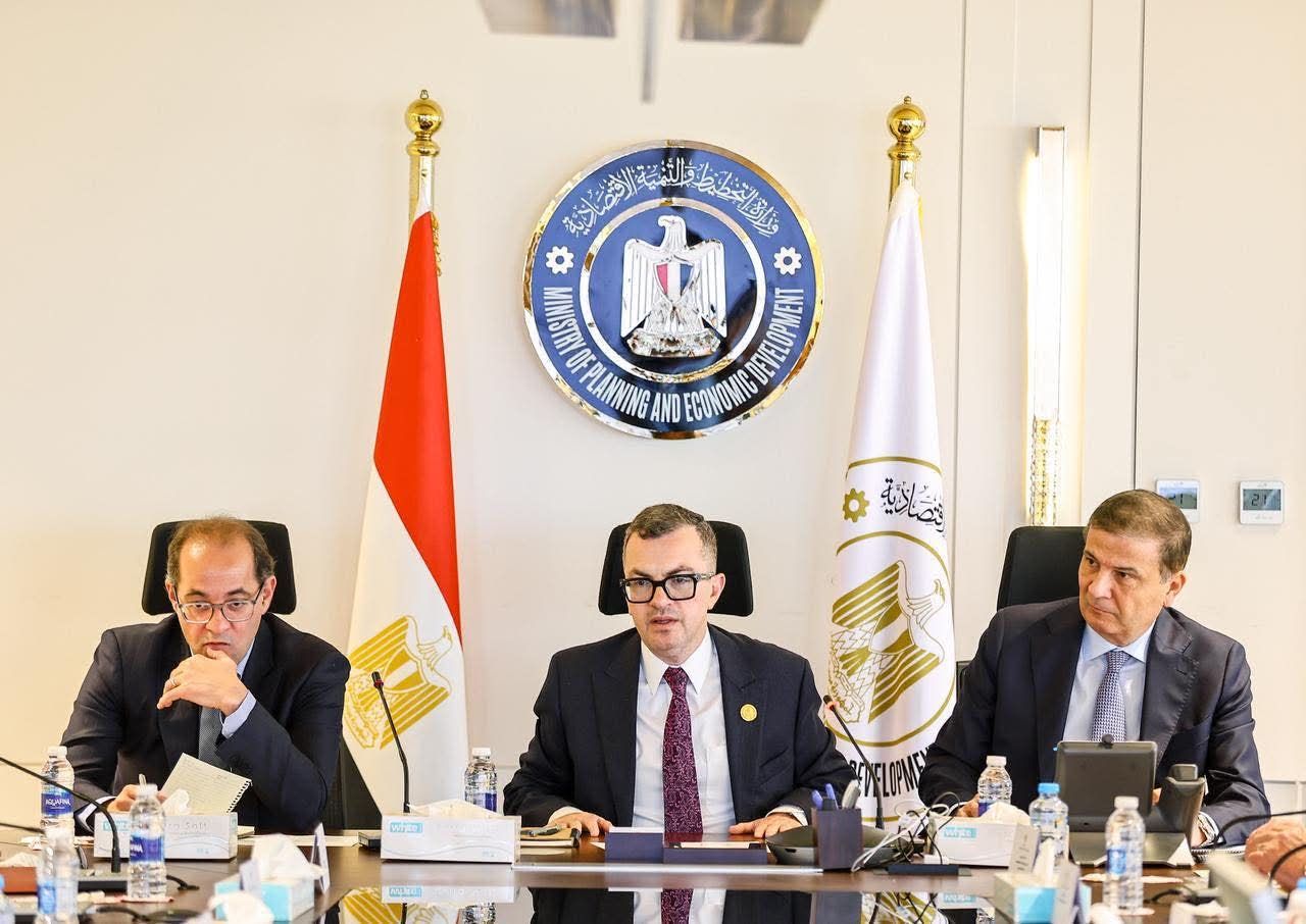التخطيط والمالية والتعليم العالي يبحثون دعم الجامعات الحكومية والأهلية وتطوير البنية التحتية البحثية
