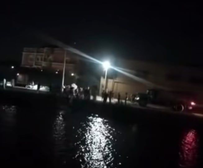 انقلاب سيارة يستقلها عدد من الأشخاص في ترعة المريوطية بالبدرشين (2)
