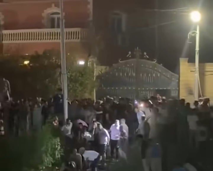 انقلاب سيارة يستقلها عدد من الأشخاص في ترعة المريوطية بالبدرشين (5)