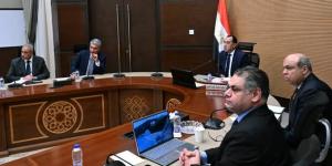 رئيس الوزراء: تحسين تجربة السائح وتطوير المطارات أولوية خلال المرحلة الحالية
