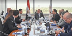 وزير الاستثمار يبحث مع رجل أعمال أمريكي إقامة مشروعات في قطاعي الدواء والذهب