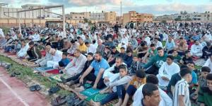 وسط أجواء من البهجة.. إقبال حاشد على ساحات الصلاة والمساجد بجميع مراكز  شمال سيناء (صور)