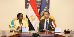 وزير الاتصالات يبحث مع وزيرة تكنولوجيا المعلومات برواندا تعزيز التعاون بين البلدين