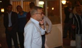 شريف منير ومي نور الشريف مع بوسي شلبي في عزاء عزت أبو عوف