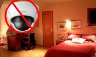 صدمة العمر الكبرى: رجل سعودي قرر أن يضع كاميرات سرية في غرفة نوم زوجته .. فكانت الصدمة التي جعلته ينهار فوراً!!