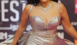 بعمر الخمسة وخمسين عام.. زفاف سمية الخشاب للمرة السادسة يفجر السوشال ميديا.. لن تتخيل من هو العريس؟