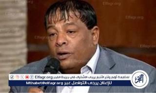 بملامح الحزن.. عبد الباسط حمودة يساند صديقه عدوية في وفاة زوجته