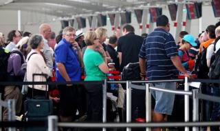 عاجل.. انقطاع تقني عالمي يؤثر على المطارات وشركات الطيران والإعلام والبنوك