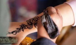 بزيارة مهرجان الملك عبدالعزيز للإبل.. بريطاني يرافق والديه لاكتشاف المملكة