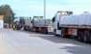 العالم اليوم - "لم نشهد يوما مثل هذا".. سائقو الشاحنات يتحدثون في معبر رفح