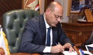 وزير العمل يعتمد صرف مليون و600 ألف جنيه لأُسر 8 من العمالة...