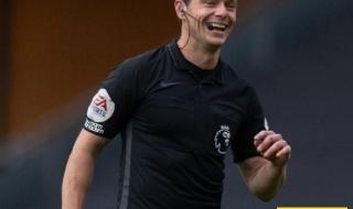 معلومات هامة عن حكم مباراة ليفربول وكريستال بالاس