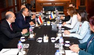 وزير الخارجية يستقبل نائبة رئيس الوزراء ووزيرة خارجية سلوفينيا