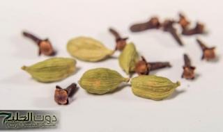 “معجزة مزلزلة هدية ربانية لجسمك”.. إذا تناولت القرنفل وحبتين من الهيل كل يوم بتلك الطريقة فقط طبيب سعودي