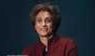 العالم اليوم - محمد بن راشد يهنئ سعاد العامري الفائزة بـ"نوابغ العرب 2025"