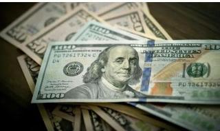 الدولار الأمريكي يصعد مع تهديدات الحصار وتصاعد المخاطر الجيوسياسية