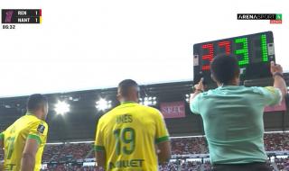 واقعة غريبة.. سبب كتابة أسماء مختلفة على قمصان...