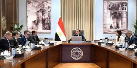 رئيس الوزراء يبحث توفير التمويل اللازم لاستكمال مشروعات “المجتمعات العمرانية”