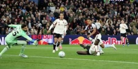 فيلا يعاقب ليفربول ويتأهل إلى الأبطال