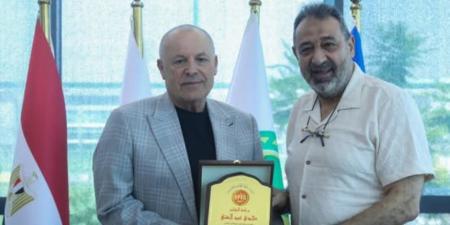أبو ريدة يبحث مع مجدي عبد الغني تعزيز التعاون بين الاتحاد المصري وجمعية اللاعبين المحترفين