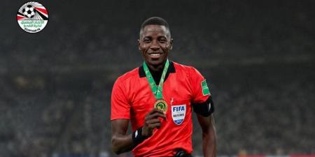 الكاف يعلن طاقم تحكيم مباراة مصر والمغرب لتحديد برونزية أمم أفريقيا للناشئين