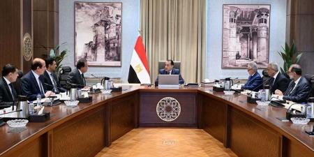 رئيس الوزراء يوجه بتعزيز إجراءات إحكام الرقابة على مصانع إنتاج الأغذية