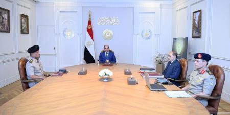 السيسي يؤكد سرعة تنفيذ المشروعات القومية ورفع كفاءة الخدمات العامة