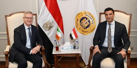 وزير الصناعة: الأدوية والغزل والنسيج والإلكترونيات أبرز فرص التعاون الممكنة مع أيرلندا