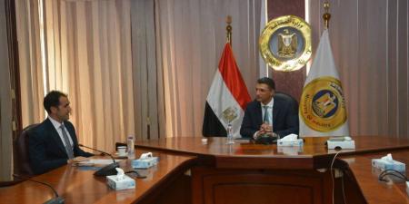 وزير الصناعة يبحث مع شركة جيد تكستايل إيجيبت خططها للتوسع في السوق المصري