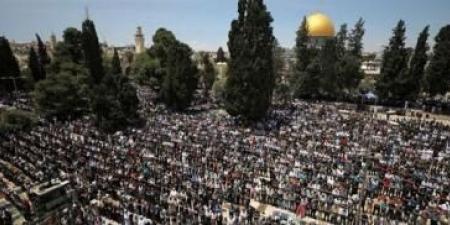 60 ألفاً أدّوا صلاة الجمعة بالأقصى