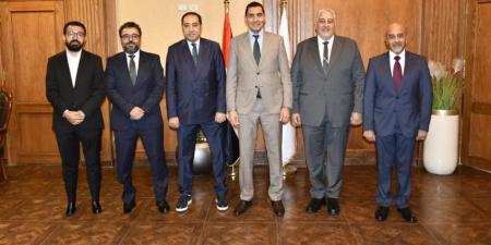 وزير الشباب والرياضة يعزز الشراكة مع القطاع الخاص لدعم الرياضيين وتجهيز البعثات المصرية
